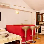 Sunny Apartment *